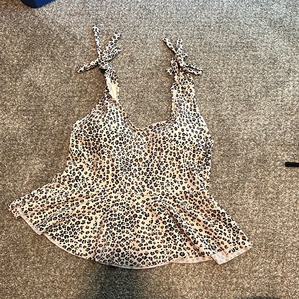 Medium June Loop peplum top cheetah print